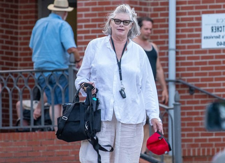 What Does Kelly McGillis Weigh?
