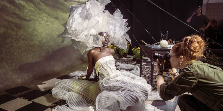 pirelli-calendar-guide-a-celebration-of-art-beauty-and-luxury